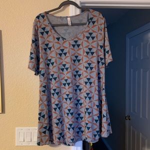 LuLaRoe T-shirt.